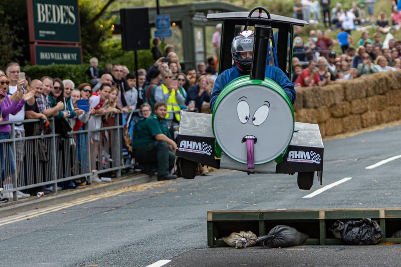 Seafront Soapbox Race Eastbourne 2021. Picture from Hugh Wilton SUS-210927-105929001