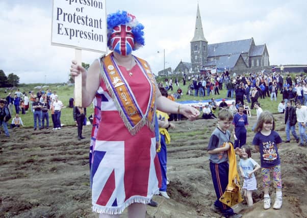 PACEMAKER PRESS 4/7/1999
94/99
Drumcree 1999, Sunday scenes.