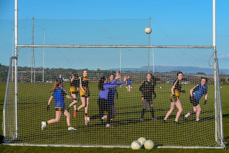 Doire Colmcille girls training recently following the easing of lockdown restrictions. DER2115GS – 047