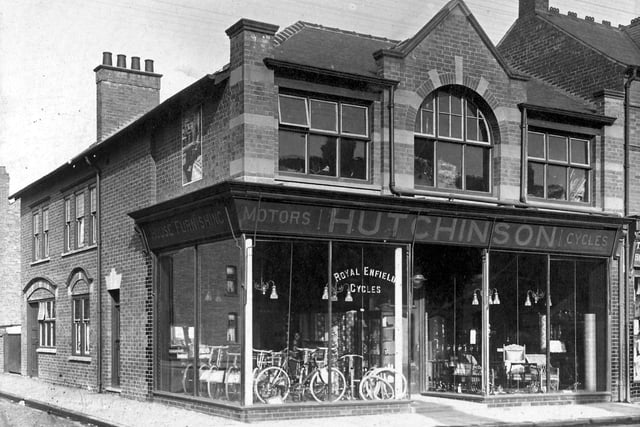 Hutchinsons Furnishers, Outram Street, Sutton
Edwin Hutchinson bought this plot of land in 1912 and built a shop which opened in 1913
He originally sold bicycles but turned to selling furniture during the First World War.