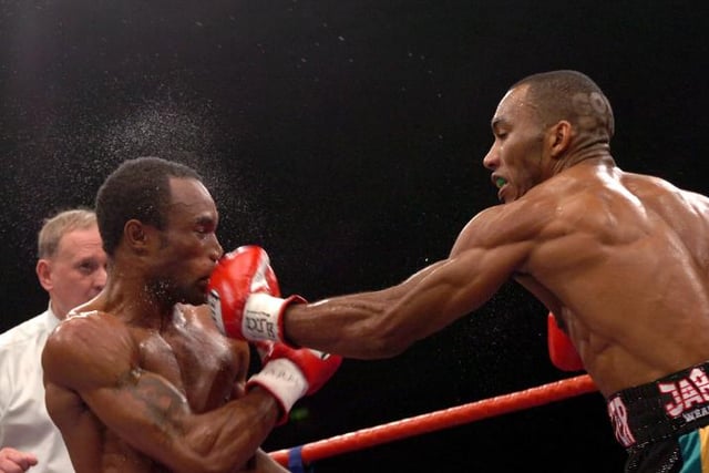 Jason Witter hitting Vivian Harris during a boxing match at the Dome in 2007.