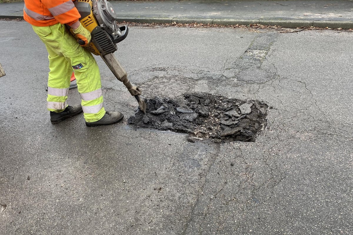 Derbyshire Council to spend £40m on private road repairs