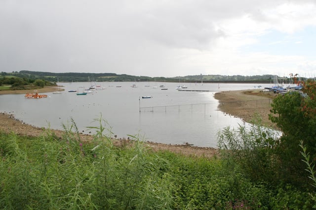 Carsington Water spreads across 200 acres and is surrounded by hills and lush greenery.  Well-maintained cycle trails include a three-mile route that is suitable for beginner cyclists and an eight-mile off-road route around the whole reservoir that is great for more experienced cyclists.