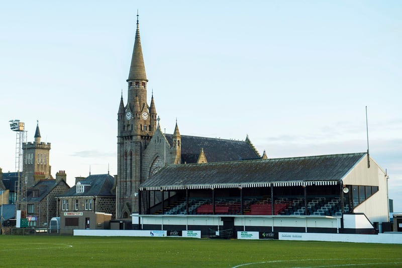 Top-flight Dundee were three years away from winning the Scottish title. But against the Broch they were victims of arguably the greatest Scottish Cup shock to that point. Fraserburgh scored just a minute before the interval through Johnny Strachan, and hung on for their most famous victory.
