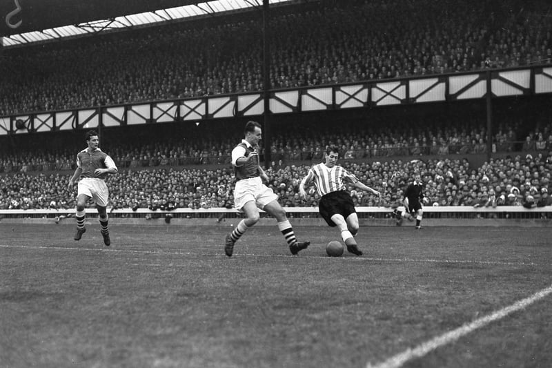 Here's Len in action in 1956. He has often been hailed as one of England's finest entertainers and his Wearside Echoes fans include Peter Fletcher, Tom Farrer and David Ford. In fact, he was the most nominated of all the legends.
