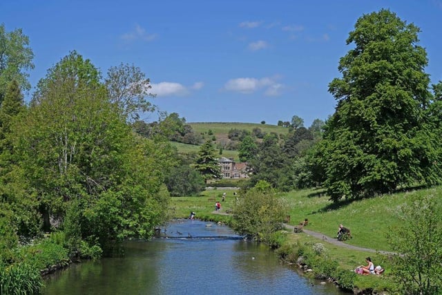 Bakewell is beautiful all year round, but it might just be at its most stunning in summer. With gorgeous natural views alongside some fantastic pubs, cafes and restaurants, Bakewell never fails to disappoint.