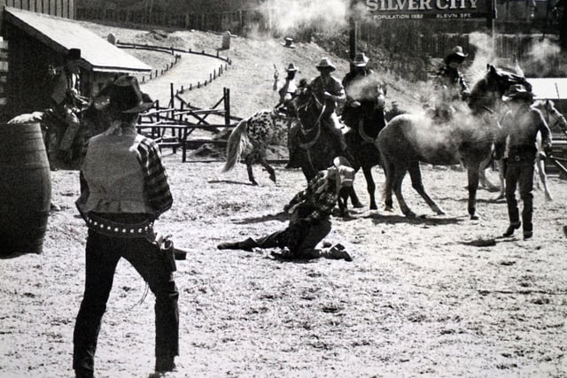 Gun fight at Silver City - American Adventure 1987.