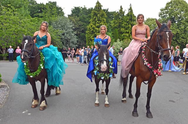 Perryfields Prom Proms 2026: Chesterfield students celebrate in style at unforgettable ...