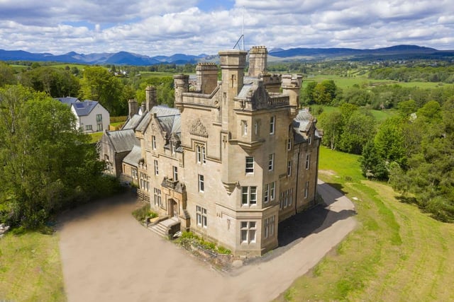 Built in 1884 by Glasgow merchant, Thomas Brown, on the site of the former much smaller ‘Endrickbank House’, the castle boasts a striking tower and Tudor-arched doorway. It sits in established woodland within an attractive parkland setting with views over surrounding countryside and the Endrick.