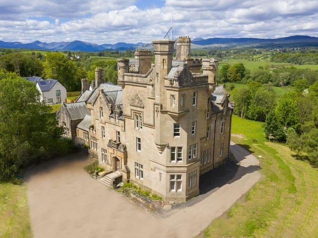 Built in 1884 by Glasgow merchant, Thomas Brown, on the site of the former much smaller ‘Endrickbank House’, the castle boasts a striking tower and Tudor-arched doorway. It sits in established woodland within an attractive parkland setting with views over surrounding countryside and the Endrick.