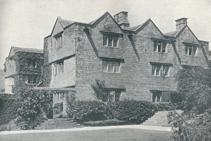 Eyam Hall, Derbyshire, circa 1907. Eyam Hall is a Jacobean style manor house. From The Connoisseur Volume XLIII. [The Connoisseur Ltd., London, 1915] Artist: Leonard Willoughby. (Photo by Print Collector/Getty Images)