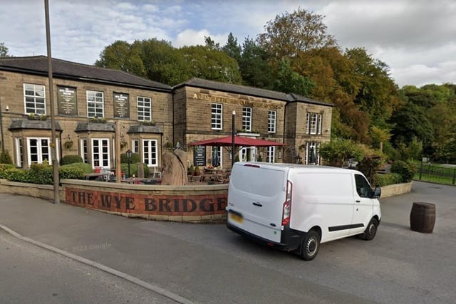 The Wye Bridge House JD Wetherspoon pub in Buxton has 4.2 rating based on an impressive 2.3 K Google reviews.