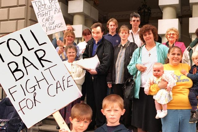 A petition was held in front of the Mansion House to save a cafe in Toll Bar in 1997.