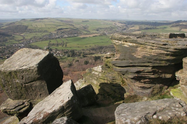 Curbar Edge is one of the Peak District’s best beauty spots, offering remarkable views across the Hope Valley.