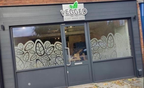 Vegged, 185 Sheffield Road, Chesterfield S41 7JH scored 4.9 out of 5 stars based on 98 Google reviews. Mike Waddington posted: "Excellent food and friendly service.  If you are vegetarian or vegan this is an essential visit in the area.  Portion size is good without being overdone and a child's menu is available."