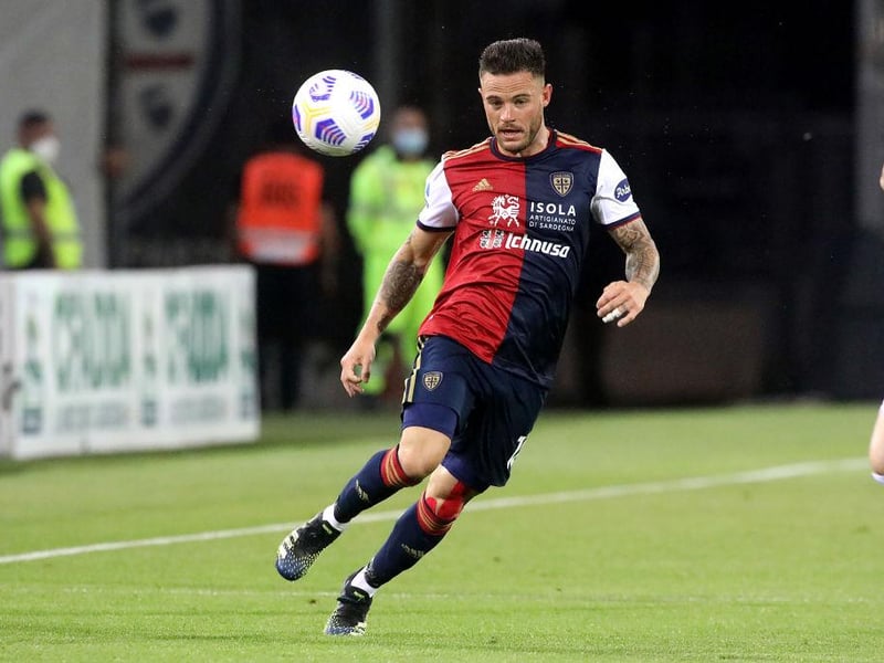 Leeds United have decided to move for Cagliari midfielder Nahitan Nandez this summer, with the Italian club willing to lower their initial asking price. (Calcio Mercato)
(Photo by Enrico Locci/Getty Images)