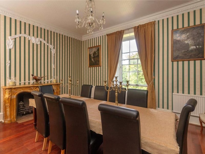 Dining room.