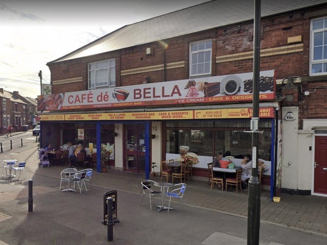 Cafe de Bella has a 4.5/5 rating based on 199 Google reviews - winning plaudits for its “fantastic breakfasts” and “great service.”