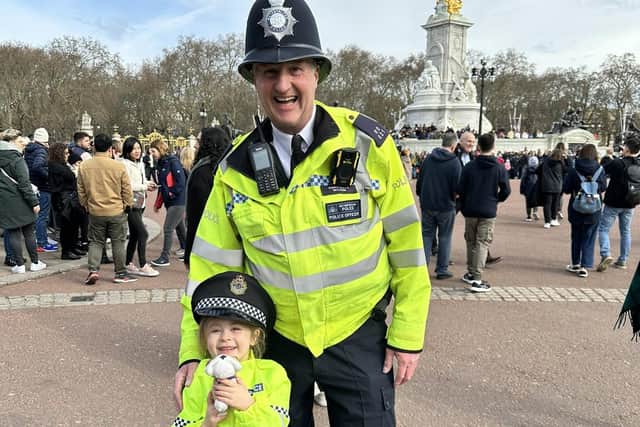 Florence helping the Met Police keep Buckingham Palace safe