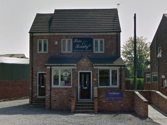 Given 4.8 stars by 17 reviews. One review said: "Great staff, brilliant prices and a wide range of beauty treatments available."
