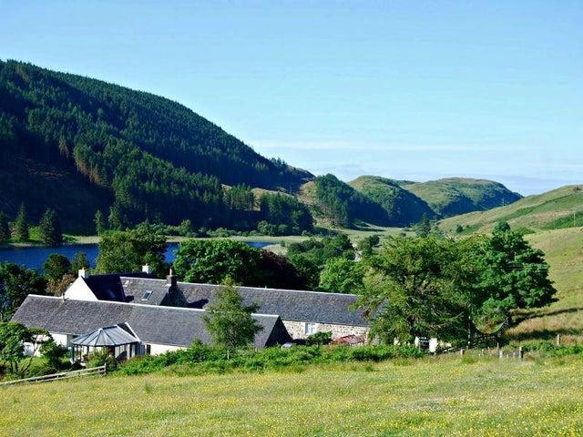 These three dog-friendly, self-catering cottages sit in a remote location overlooking Loch Seil, with plenty of beautiful walking spots close by and a cosy wood burner to nestle in front of after a day's exploring. Book: https://bit.ly/36rlPT6