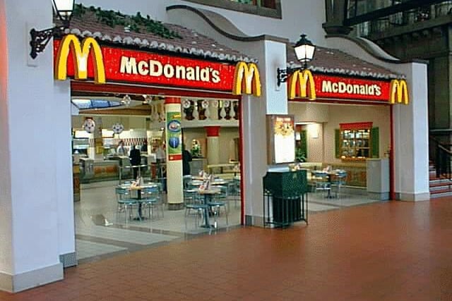 A very early picture of McDonald's in The Oasis at Meadowhall. Thanks to Darren Pearce.