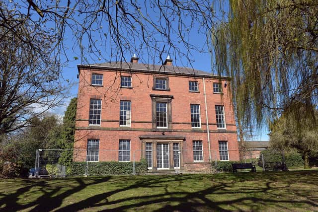 Opposition politicians and residents have criticised a council decision to sell off listed Chesterfield building Tapton House.