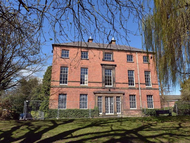 Opposition politicians and residents have criticised a council decision to sell off listed Chesterfield building Tapton House.