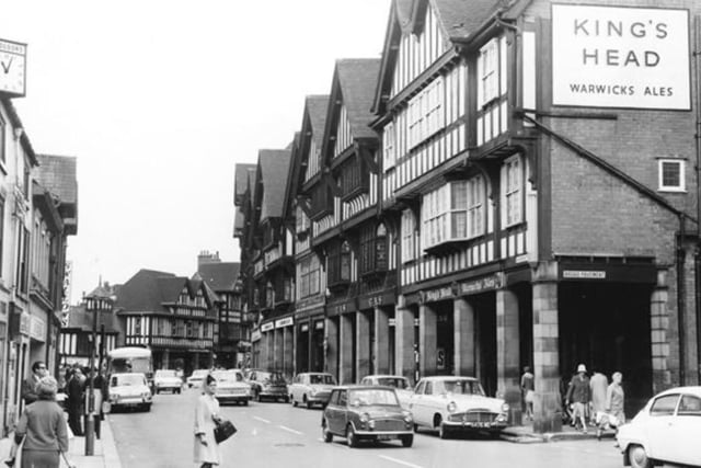 This photo shows the King' sHead on a  busy Knifesmithgate. Today, the pub under the Vic Veranda is the Victoria