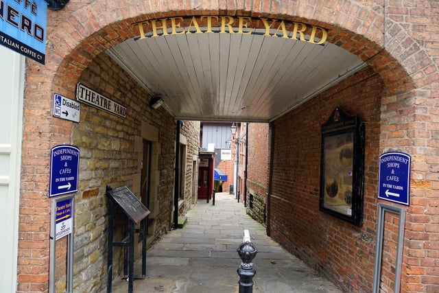 Numerous ‘yards’ situated behind both Low Pavement and High Street each had their own name, often that of the family which owned the property. One survivor is Theatre Yard, recalling that it was the home of Chesterfield’s first permanent theatre, dating from the late 18th Century.