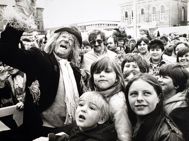 John Pertee as Worzel Gummidge at Heanor Victorian market May 1984.