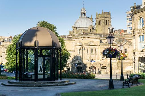 Harrogate is a very popular spa town and tourist destination. The popular town also plays host to two Royal Horticultural Society flower shows each year. The picturesque town also has many attractions nearby making it the ideal location for families.