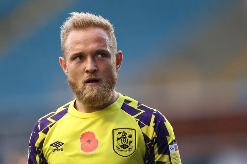 It's been reported that Alex Pritchard, 28, is said to try and finalise a move to Sunderland after being released by Huddersfield last season.