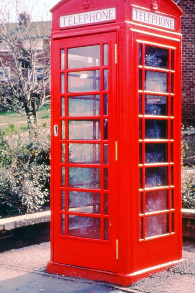 The traditional red phone box on Neale Bank, Brimington, in 1994 (photo supplied by Philip Cousins)
