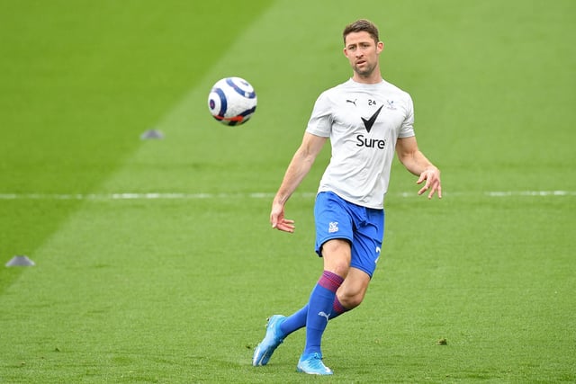 Gary Cahill, born December 19, 1985, went to Dronfield Henry Fanshawe School and began his footballing career playing for the AFC Dronfield youth system. He is an England international with over 60 caps, and currently plays as a centre-back for Premier League club AFC Bournemouth. His previous teams include Burnley, Sheffield United and Chelsea.