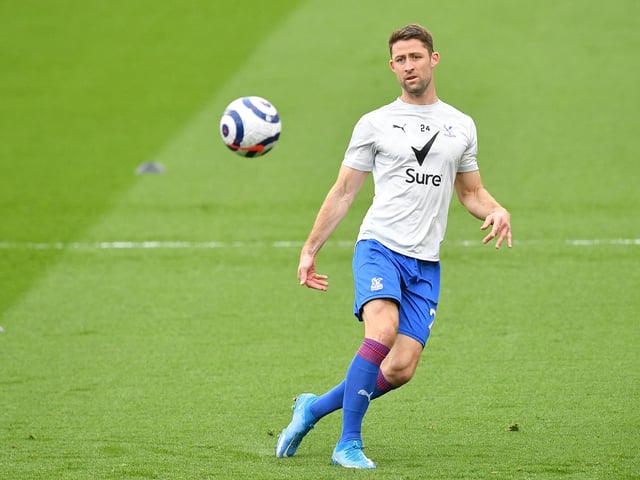 Gary Cahill, born December 19, 1985, went to Dronfield Henry Fanshawe School and began his footballing career playing for the AFC Dronfield youth system. He is an England international with over 60 caps, and currently plays as a centre-back for Premier League club AFC Bournemouth. His previous teams include Burnley, Sheffield United and Chelsea.