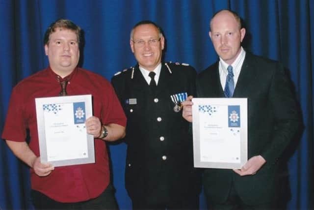 In 2006, Lee and his friend risked their own lives to save a young man from committing suicide and recieved a bravery award from Derbyshire Constabulary.