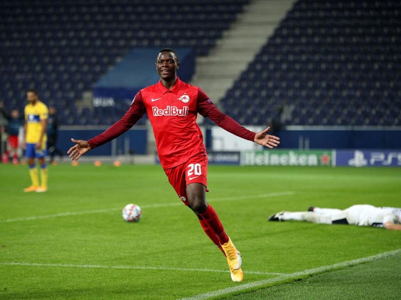 Red Bull Salzburg forward Patson Daka, who has scored 20 goals in 18 games this season, is attracting the attention of Manchester United, Manchester City, Liverpool and Arsenal. (Daily Mail)