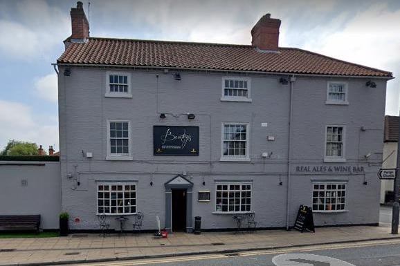Jade Moore, said: "Bawtry's Pizzeria & Steakhouse do an amazing “Host the roast” best around !"