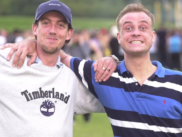 Pals Robert Dickens and Richard Lewis at the Don Valley Bowl in 2000