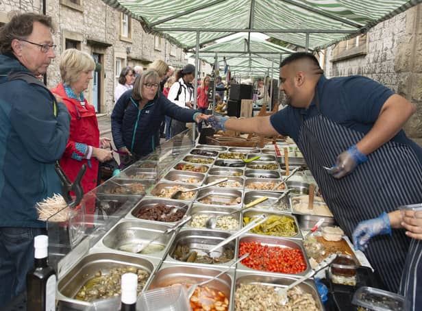 A Mediterranean food stall at Tideswell Food Festival 2021 (photo: Bernard O’Sullivan, insideoutphoto.co.uk)