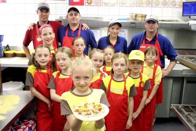Brownies learn how to make pizzas at Dominos in Dronfield in 2006.