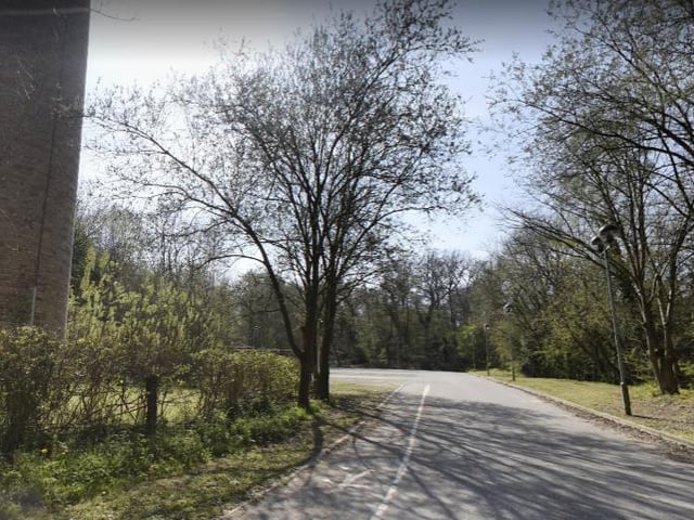 Pleasley Vale Circular is a beautiful 6.9 kilometre loop trail located near Mansfield.