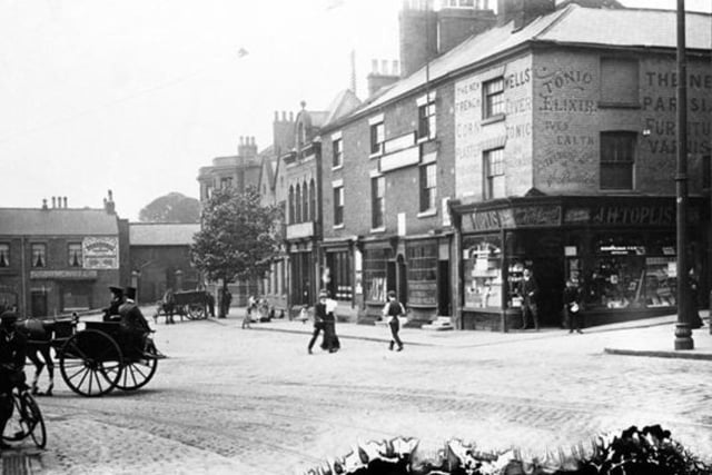 This shot shows New Square and The Market pub in 1911