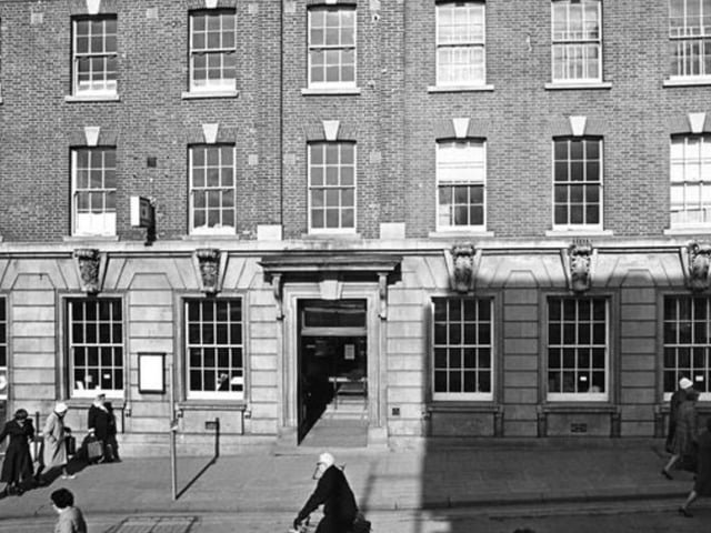Chesterfield Post Office seen in 1979. The building is now home to the Sorbo Lounge bar