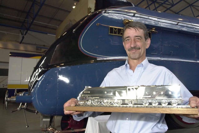 In 2001 a unique sterling silver O gauge model of the famous Mallard, housed in the National Rail Museum in York, was held by Cliff Bray a freight train driver from Doncaster, and grandson of Tommy Bray who was the fireman on the footplate of the Mallard during its famous speed run