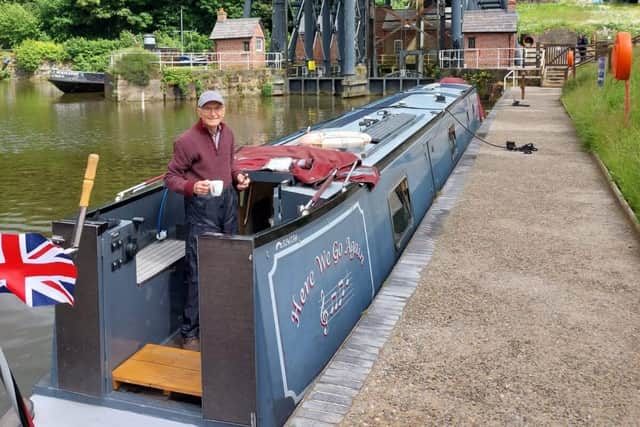 Roy Smith on his narrow boat