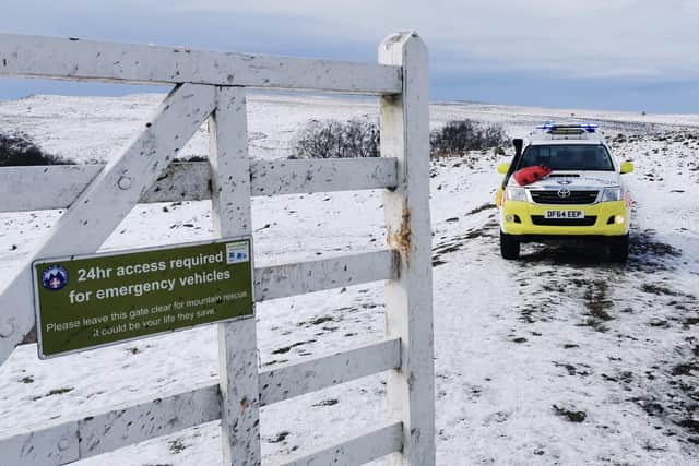 A number of walkers fell or injured themselves while walking in the Peak District over the weekend.