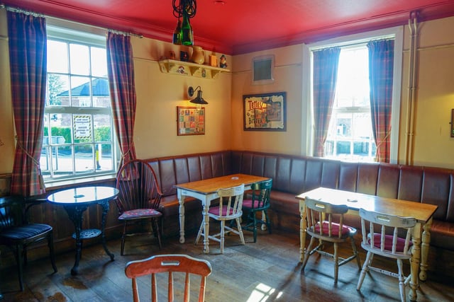 Tupton Tap is loved by its customers. The venue has a 4.5 out of 5 rating on Google Reviews. Comments praise the venue for its wide selection of beers, great atmosphere and friendly staff. One of the customers said that the pub is a 'home from home, but with well-kept beer and fabulous food'.