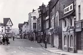 Chesterfield Low Pavements, showing the Peacock Inn, before the area around the market was pedestrianised